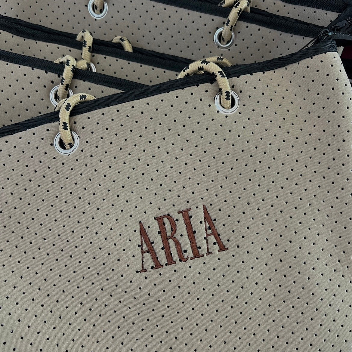 Cartera  tote mediano color latte