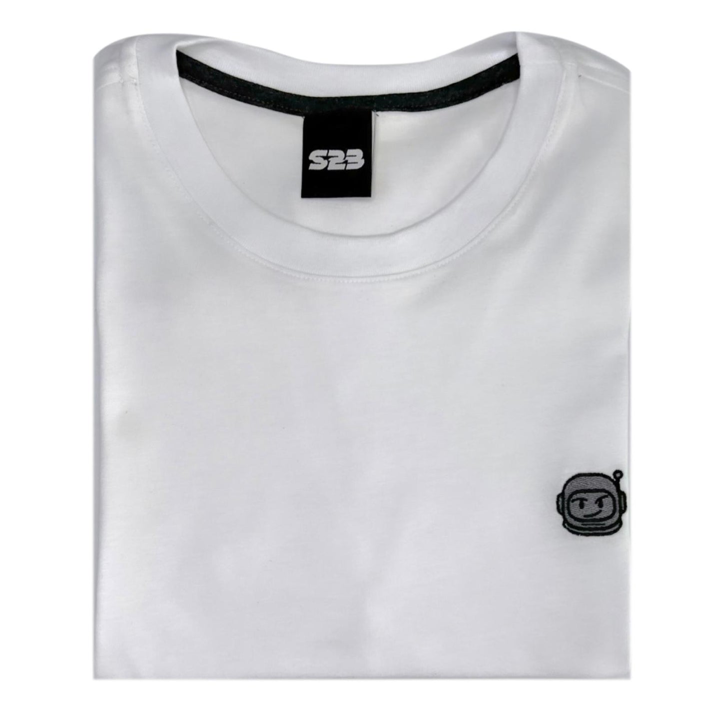 THE WHITE BASIC T - SHIRT