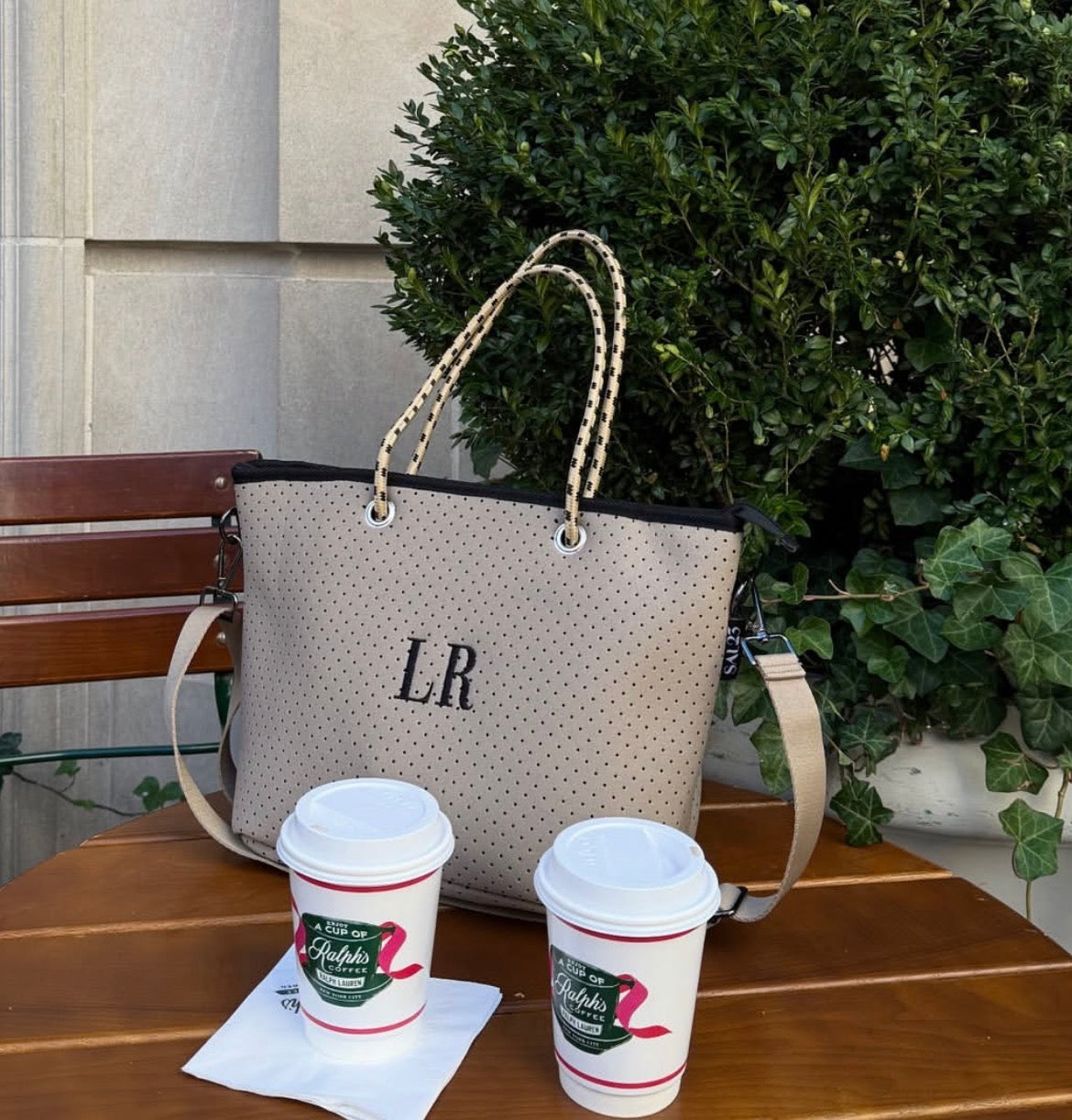 Cartera  tote mediano color latte