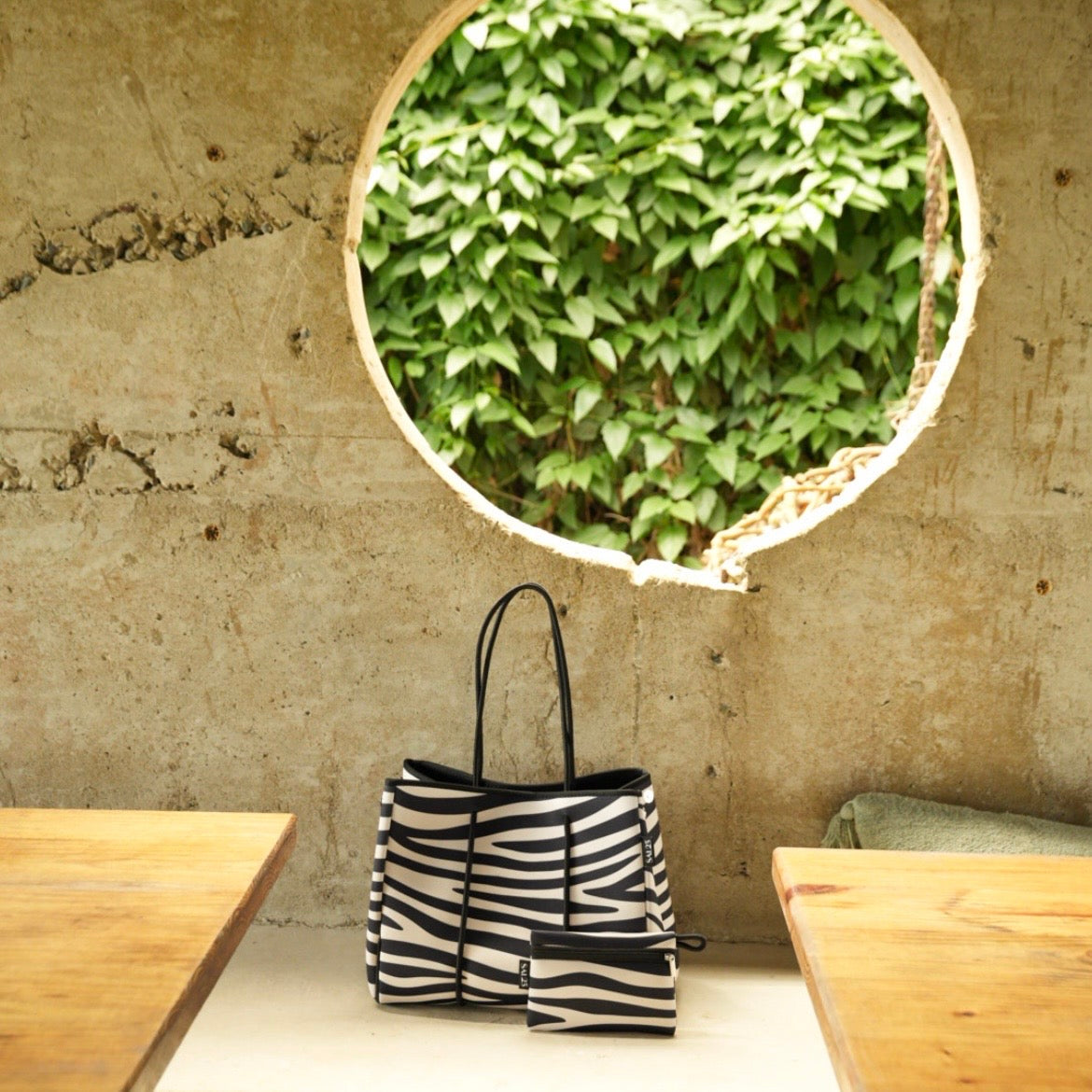 *Pre Order 6-7 Weeks* Zebra Tote Bag